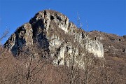 19 Vista sulla Corna Camoscera (Coren, 1329 m)